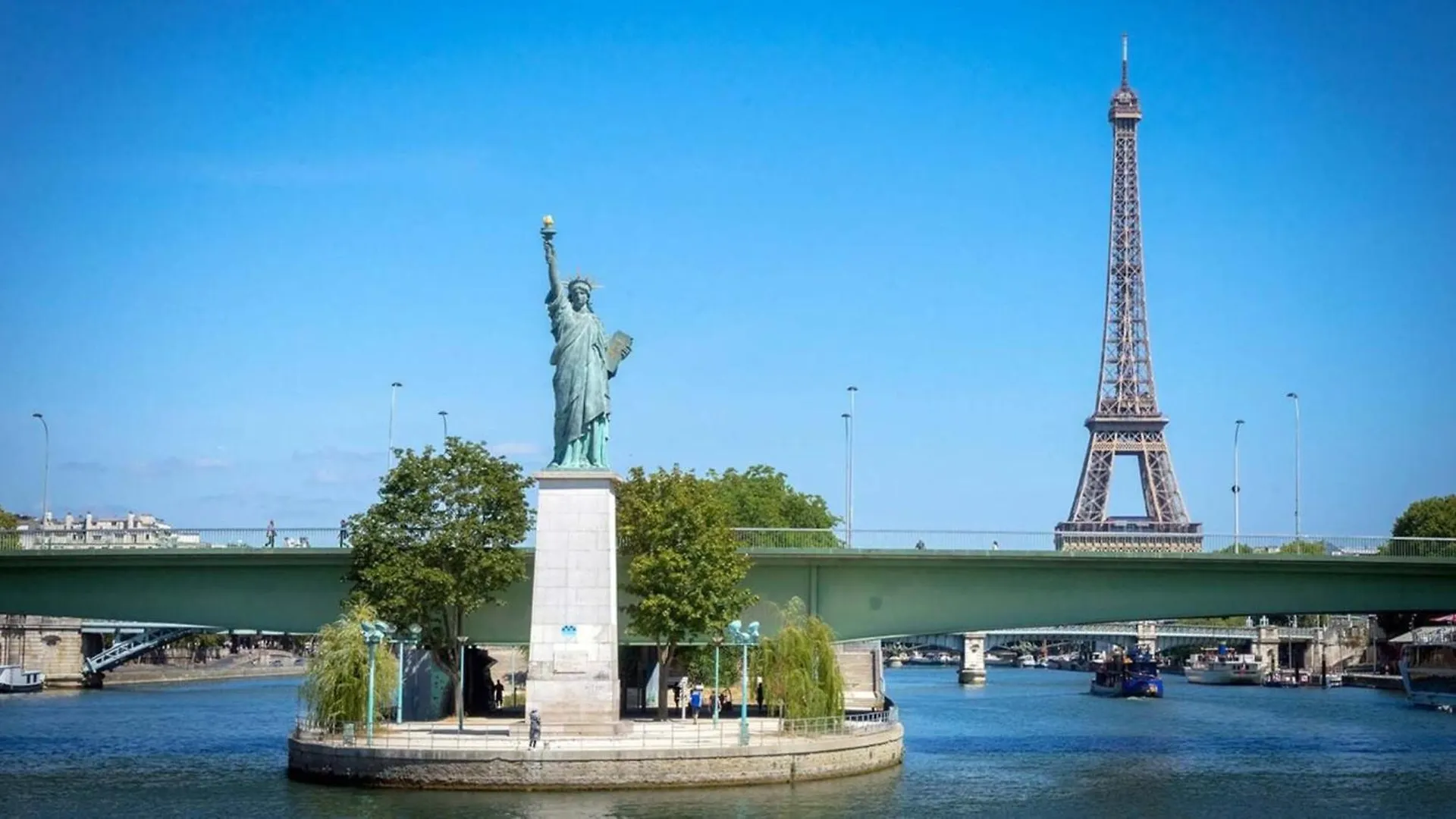 Brand-new With Eiffel Tower View *