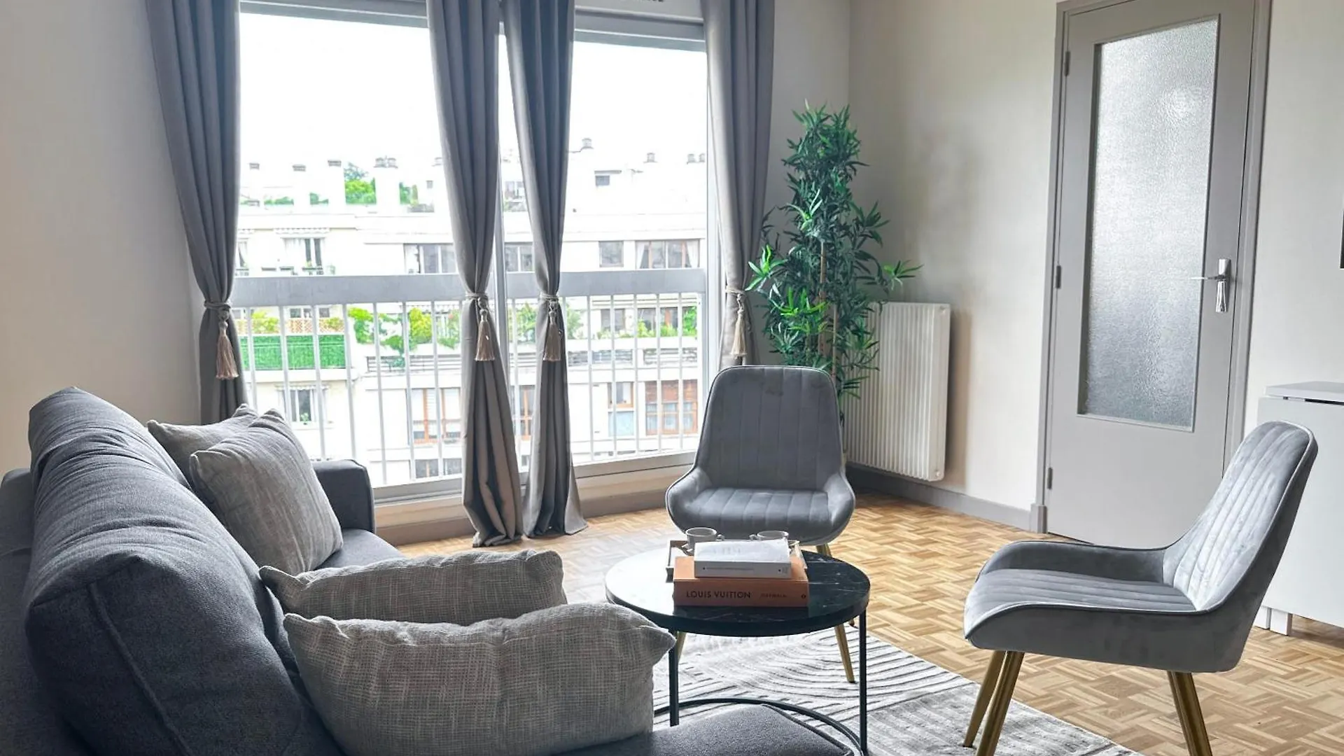 Apartment Brand-new With Eiffel Tower View