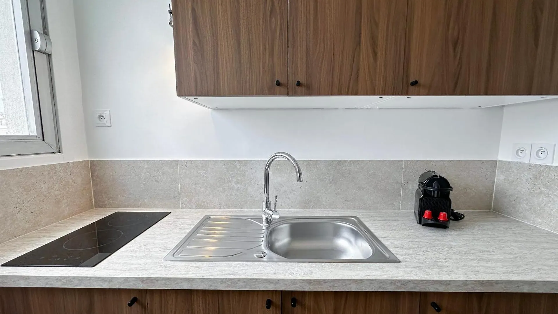 Brand-new With Eiffel Tower View Apartment