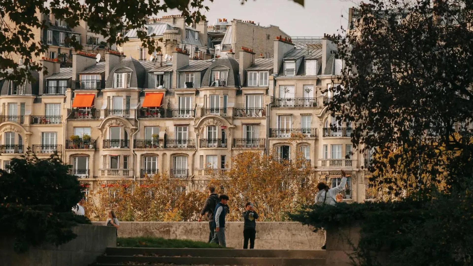 Brand-new With Eiffel Tower View Apartment