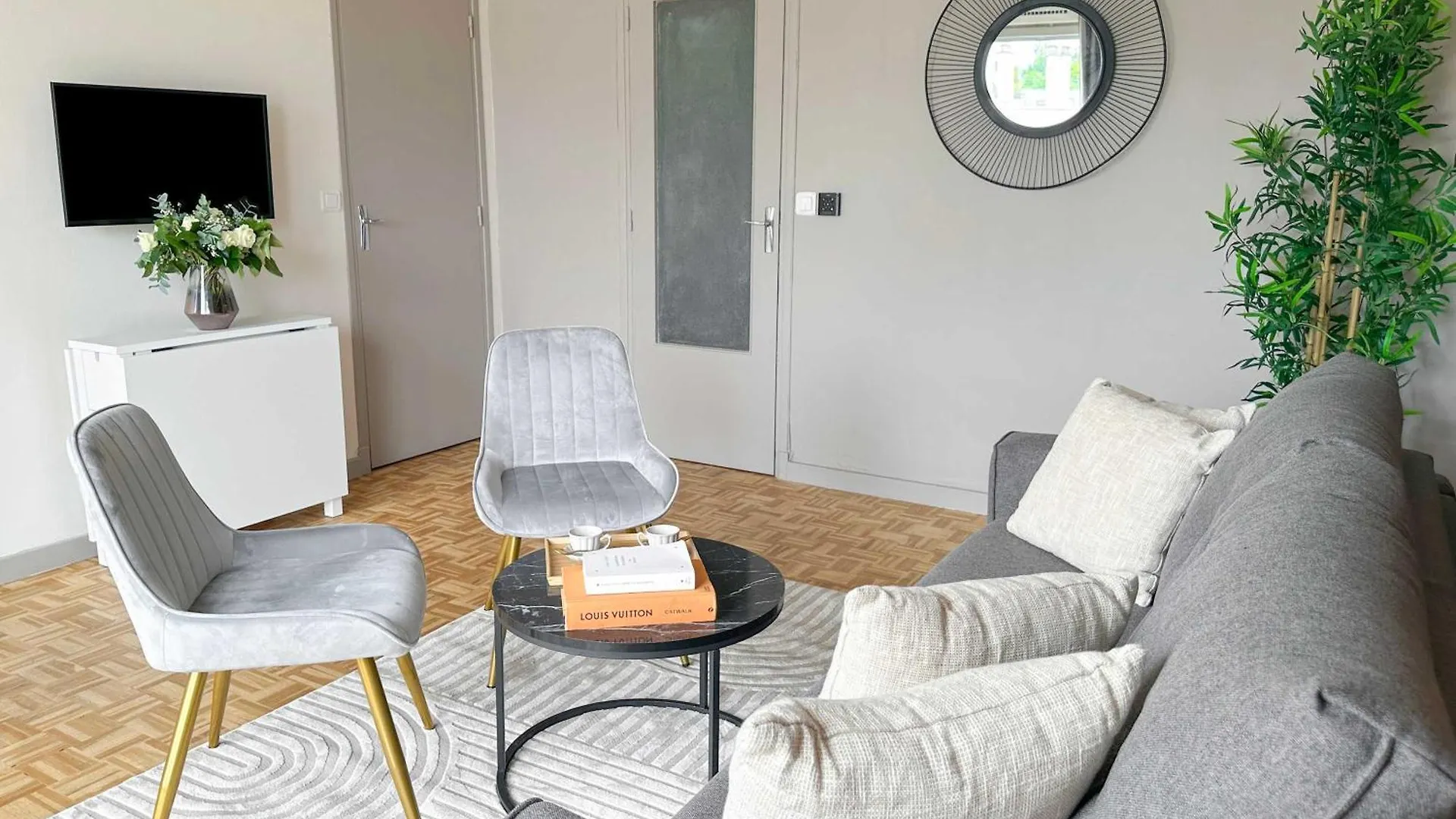 Brand-new With Eiffel Tower View *